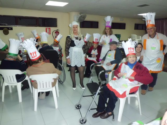Los Centros de Da de Personas Mayores Dependientes de Totana celebran el carnaval - 4
