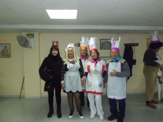 Los Centros de Da de Personas Mayores Dependientes de Totana celebran el carnaval - 5