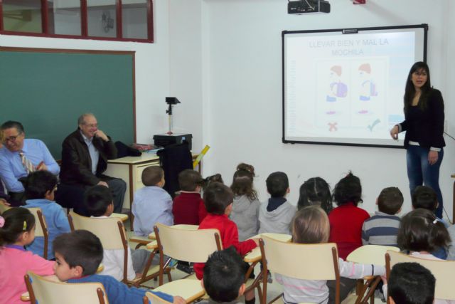 El Ayuntamiento y el Hospital de Molina organizan una Jornada sobre el Cuidado de la Espalda en Escolares - 2, Foto 2