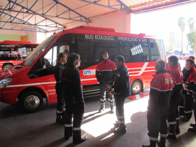 Bomberos Murcia se forman para intervenir en los autobuses de gas natural comprimido - 1, Foto 1