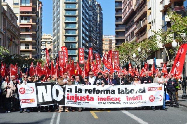 IU Totana: “La Reforma Laboral del PP, ha aumentado un 11% el paro en Totana, Foto 1