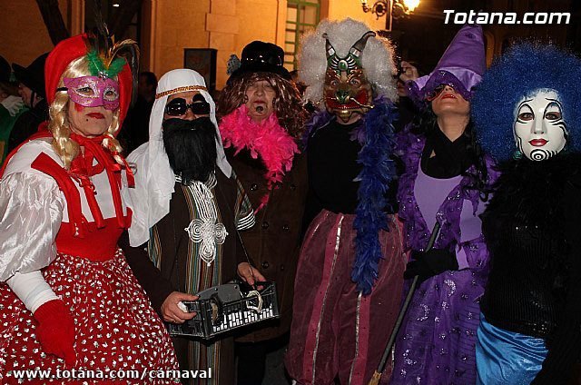 Éxito de participación en la conmemoración del tradicional baile de las máscaras - 1, Foto 1
