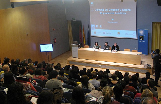 Doscientos representantes del sector turístico regional reciben formación sobre creación y diseño de productos turísticos - 1, Foto 1