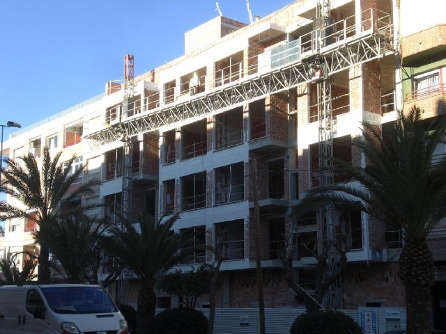 Las viviendas en reconstrucción tras los terremotos suponen a día de hoy casi 70.800 m2, una superficie superior a 11 campos de fútbol - 2, Foto 2