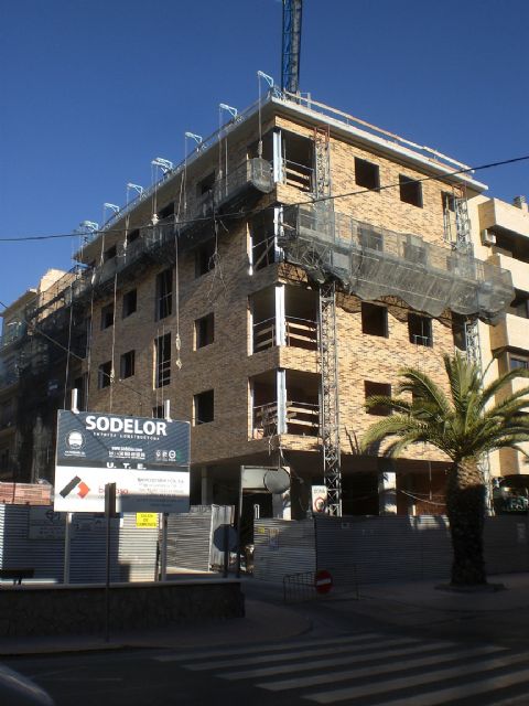 Las viviendas en reconstrucción tras los terremotos suponen a día de hoy casi 70.800 m2, una superficie superior a 11 campos de fútbol - 5, Foto 5