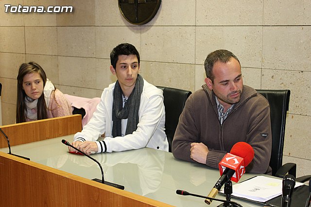 Seis estudiantes de la Universidad de Murcia firman un convenio de colaboracin - 2