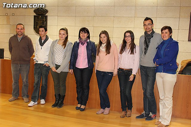 Seis estudiantes de la Universidad de Murcia firman un convenio de colaboracin - 10