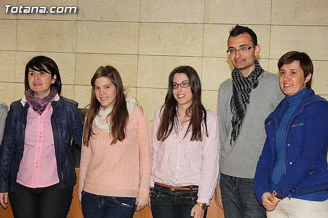 Seis estudiantes de la Universidad de Murcia firman un convenio de colaboracin - 12