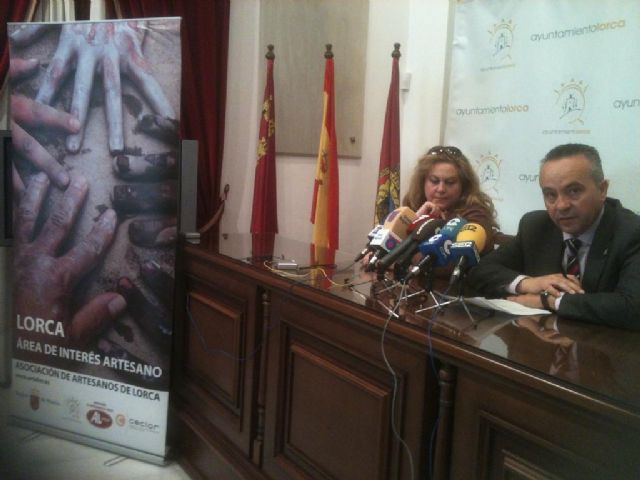 El Centro Cultural de Lorca acoge desde hoy y hasta el 6 de marzo la muestra del vidrio reutilizado y ecológico - 1, Foto 1