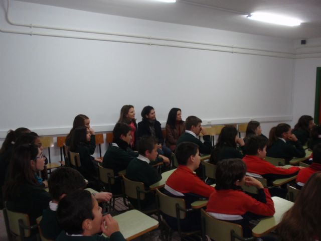 Los escolares reciben charlas sobre la separación selectiva de residuos domésticos - 2, Foto 2