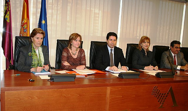 La Comunidad avanza en la redacción del anteproyecto de Ley de Accesibilidad de la Región de Murcia - 1, Foto 1