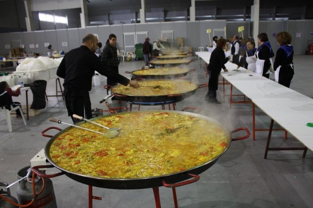 Más de 1400 personas se reúnen en XIII Paella solidaria de Torre-Pacheco para una biblioteca y una sala de ordenadores en Guatemala - 1, Foto 1