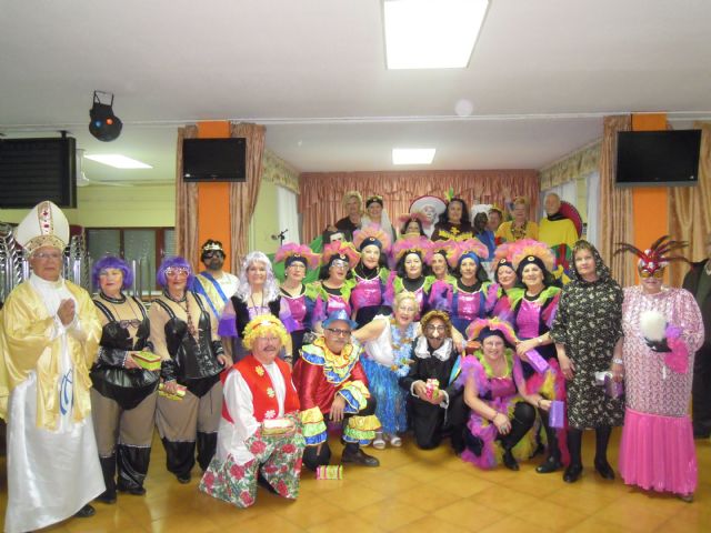 Un baile pone fin a las actividades de Carnaval de los Hogares del Pensionista - 2, Foto 2