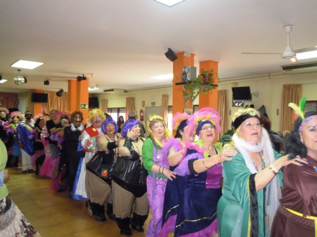 Un baile pone fin a las actividades de Carnaval de los Hogares del Pensionista - 3, Foto 3