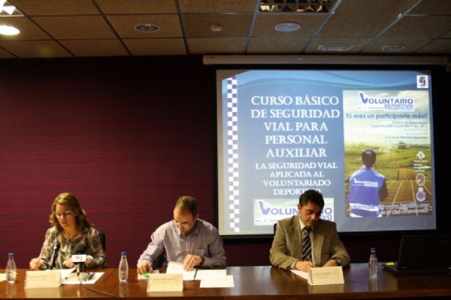 El pasado viernes se iniciaba el  Curso Básico de Seguridad Vial para el personal auxiliar - 1, Foto 1