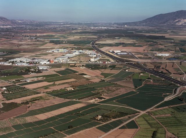 Propondrán que se estudie la posible creación de un corredor agrícola en la comarca que permita la comunicación y transporte de vehículos pesados, Foto 1