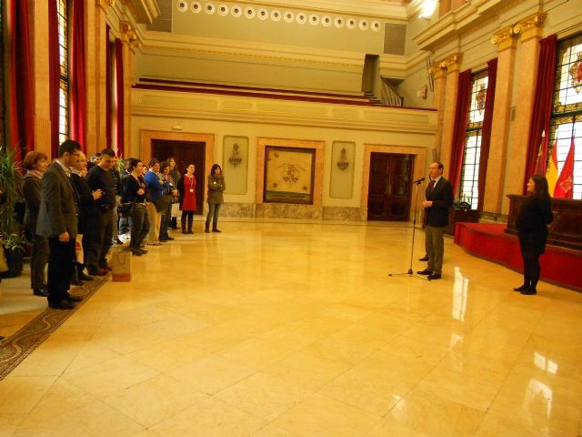 El Alcalde ofrece una recepción a profesores y alumnos del CEIP Maestro Laborda y de centros de Francia, Rumanía, Portugal, Italia, Turquía y Bélgica, que participan en un proyecto Comenius sobre medio ambiente - 3, Foto 3