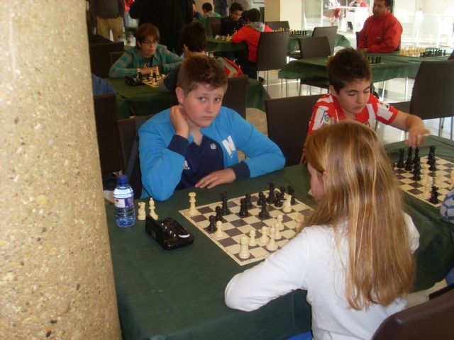12 escolares de Totana participaron en la final regional de ajedrez de Deporte Escolar - 1, Foto 1