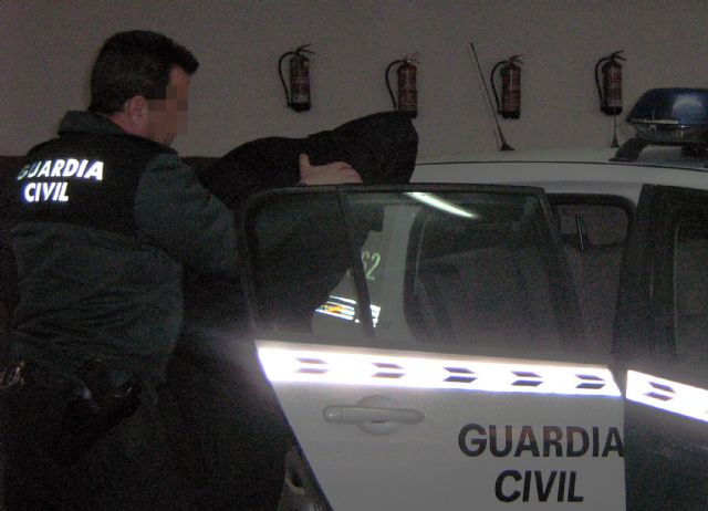 La Guardia Civil detiene a un butronero tras intentar vender uno de los efectos sustraídos a su propietario - 1, Foto 1