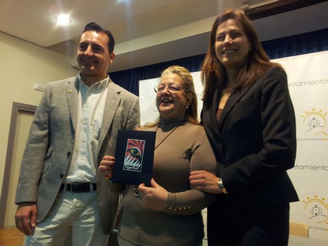 La Mesa Solidaria del Ayuntamiento de Lorca recibe 372 euros de recaudación de 'Suda por Lorca' - 1, Foto 1