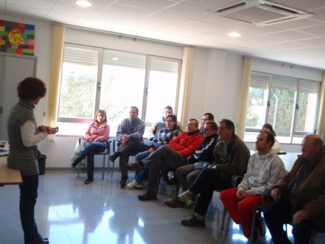 Users Psychosocial Support Service received a briefing to meet recycling processes, Foto 2