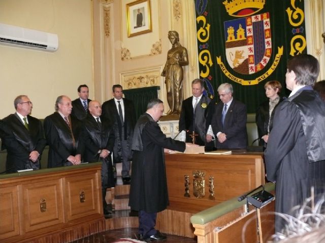 Leocadio Campos jura su cargo como Delegado en la Demarcación del Altiplano del Colegio de Graduados Sociales, en el Salón de Plenos del Ayuntamiento - 3, Foto 3