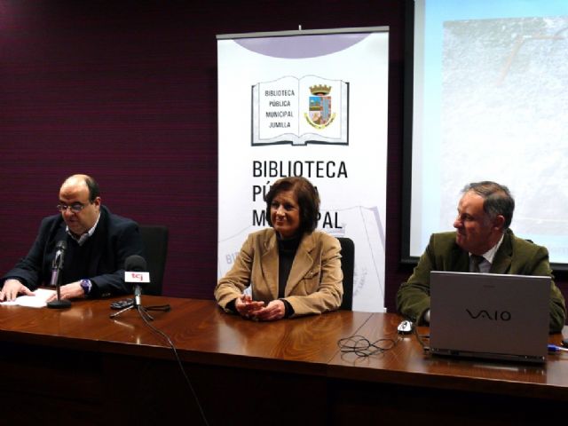 Cayetano Herrero pronuncia la primera conferencia sobre los petroglifos dada en la localidad - 1, Foto 1