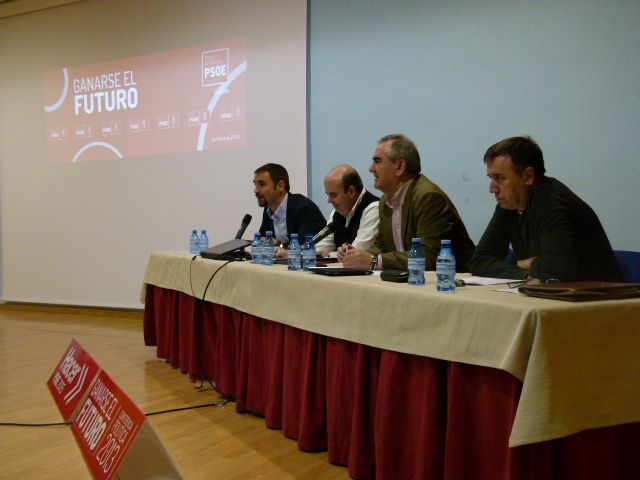 Zarrías: Los ayuntamientos prestan servicios a capas sociales que hace unos años no podían ni imaginar que los iban a necesitar - 1, Foto 1