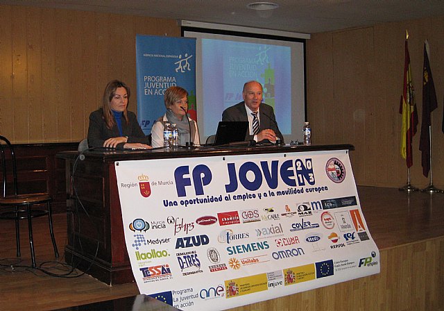 Estudiantes de Caravaca de la Cruz y Torre Pacheco ampliarán sus posibilidades profesionales en la Región y Europa - 1, Foto 1