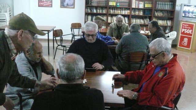 La agrupación socialista de Águilas organiza el I campeonato de dominó - 1, Foto 1