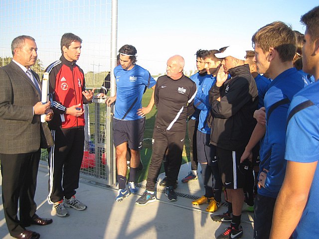 El concejal de Turismo visita a los equipos suizos sub 21 durante su estancia en San Pedro del Pinatar - 2, Foto 2