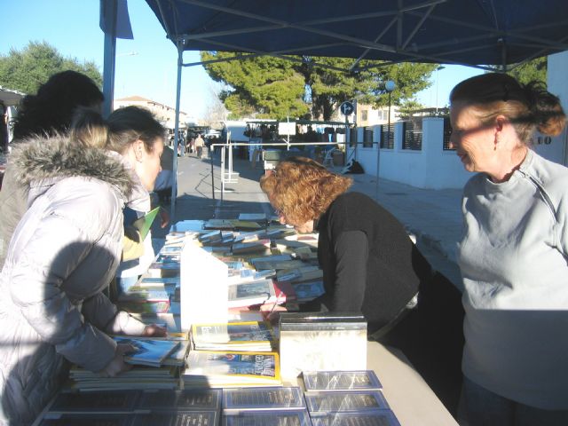Voluntarios del Banco del Tiempo en la Biblioteca - 1, Foto 1