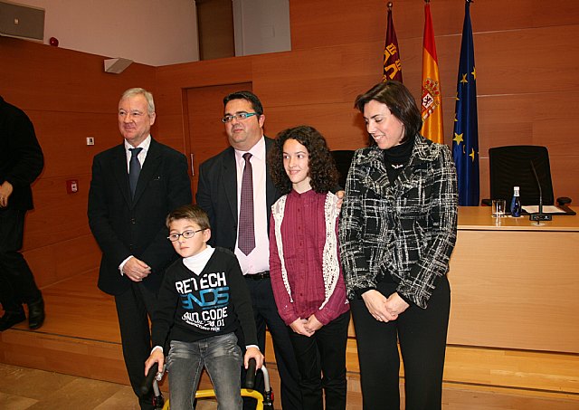 Valcárcel anima a las asociaciones de Enfermedades Raras a trabajar con las instituciones para avanzar en investigación - 4, Foto 4