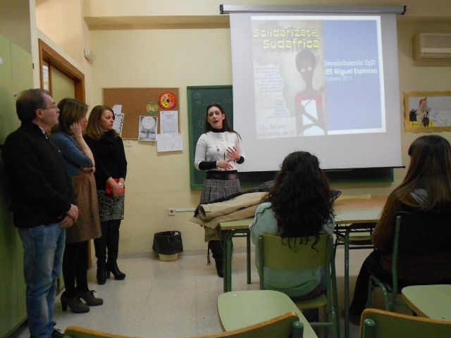 Los alumnos del IES Miguel de Cervantes conocen el trabajo de la Fundación FADE en Sudáfrica - 2, Foto 2