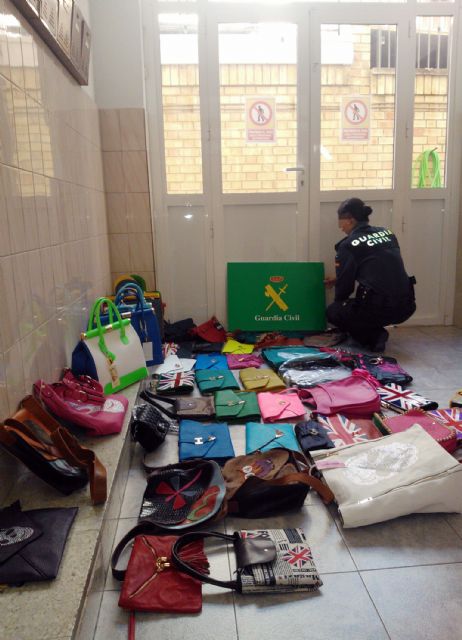 La Guardia Civil detiene a los presuntos autores de un robo en el depósito municipal de Molina de Segura - 1, Foto 1