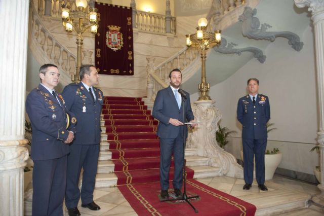 Los alumnos de la Academia General del Aire visitan el Palacio Consistorial - 4, Foto 4