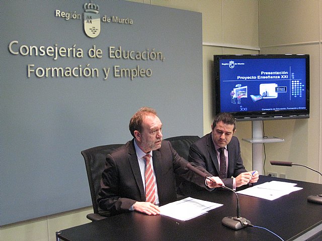 Educación introduce la enseñanza digital en 25 institutos de la Región de Murcia - 1, Foto 1