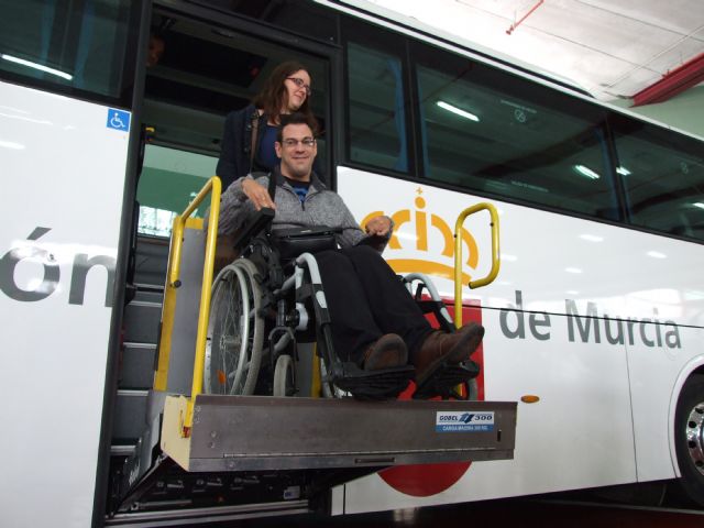 Personas con discapacidad intelectual disfrutarán de la flota de autobuses de la comunidad autónoma - 3, Foto 3