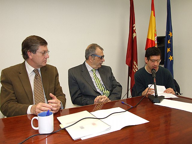 La Comunidad pone a disposición de las organizaciones de personas con discapacidad los autobuses adaptados del Parque Móvil - 2, Foto 2