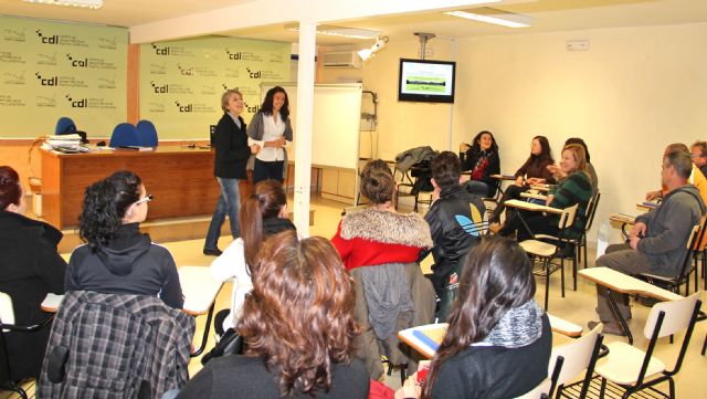 El Centro de Desarrollo Local imparte talleres teórico-prácticos de 'Habilidades Sociales' y 'Búsqueda de Empleo' - 1, Foto 1