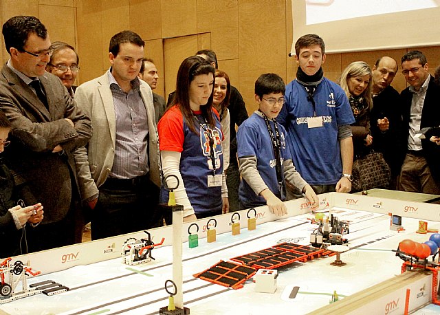 Alumnos de los institutos de la Región compiten para ofrecer innovaciones que mejoren la vida de la tercera edad - 1, Foto 1