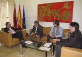 El consejero de Presidencia se reúne con el alcalde de Los Alcázares