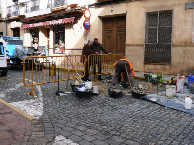 Continúan las obras de mejora en la calzada en Cánovas del Castillo - 1, Foto 1