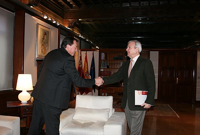 El presidente de la Comunidad recibe al alcalde de Ceutí - 2, Foto 2