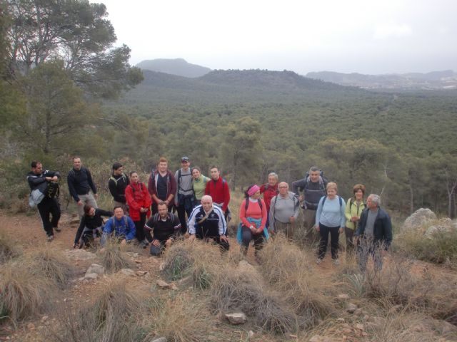 Un total de veintiún senderistas participaron el pasado domingo en una ruta que discurrió por Sierra Espuña, Foto 4