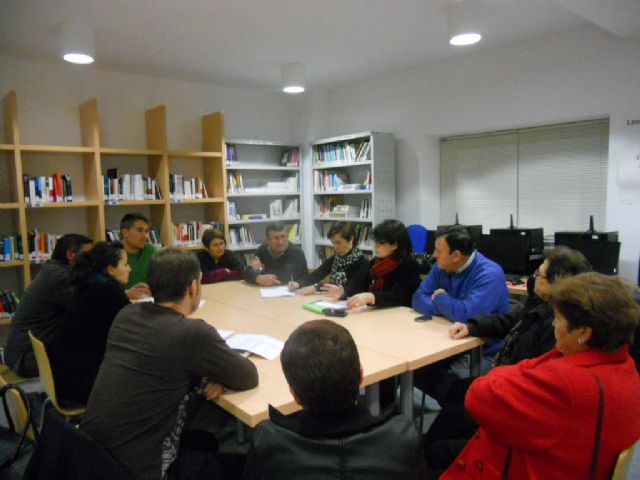 Autoridades municipales se reúnen con representantes de los vecinos de El Paretón-Cantareros, Foto 1