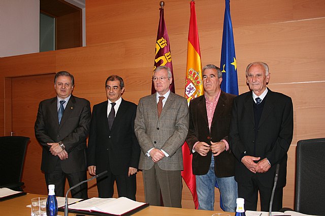 Valcárcel destaca que el nuevo Pacto por la Economía Social supone un “impulso clave” para consolidar el sector y crear empleo - 1, Foto 1