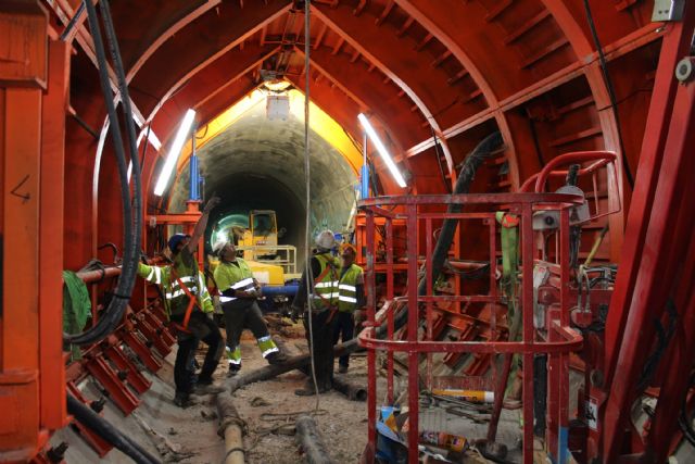 Los regantes del trasvase Tajo-Segura visitan las obras de reparación del túnel de Ulea - 2, Foto 2