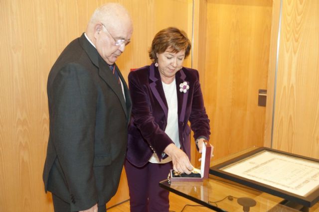 Emilio Pérez Pujol recibe la encomienda de la Orden de Isabel la Católica - 2, Foto 2