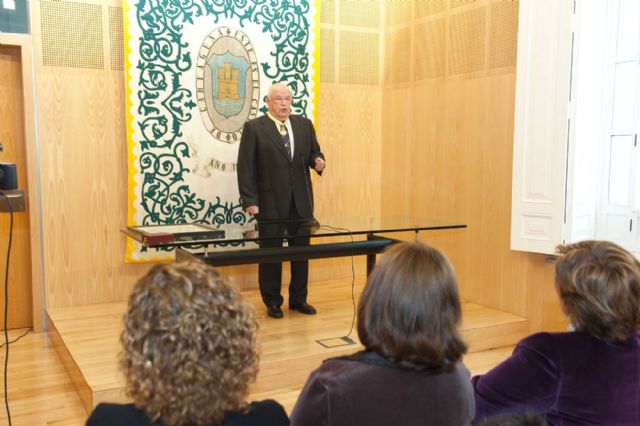 Emilio Pérez Pujol recibe la encomienda de la Orden de Isabel la Católica - 5, Foto 5